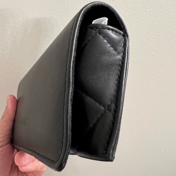 Chanel sunglasses with black leather case 🤩🌹🥰🔥 - Picture 8 of 15